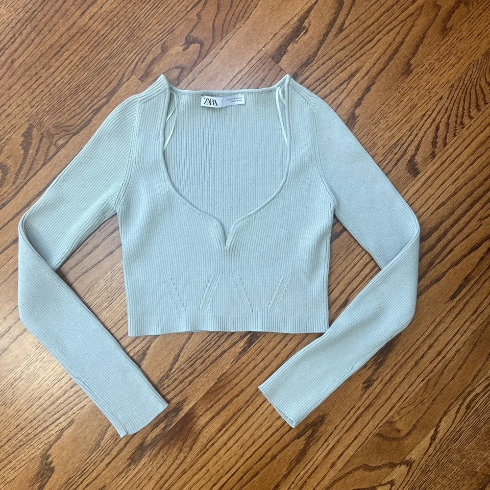 Zara Women's Light Green Ribbed Stretchy Crop Top